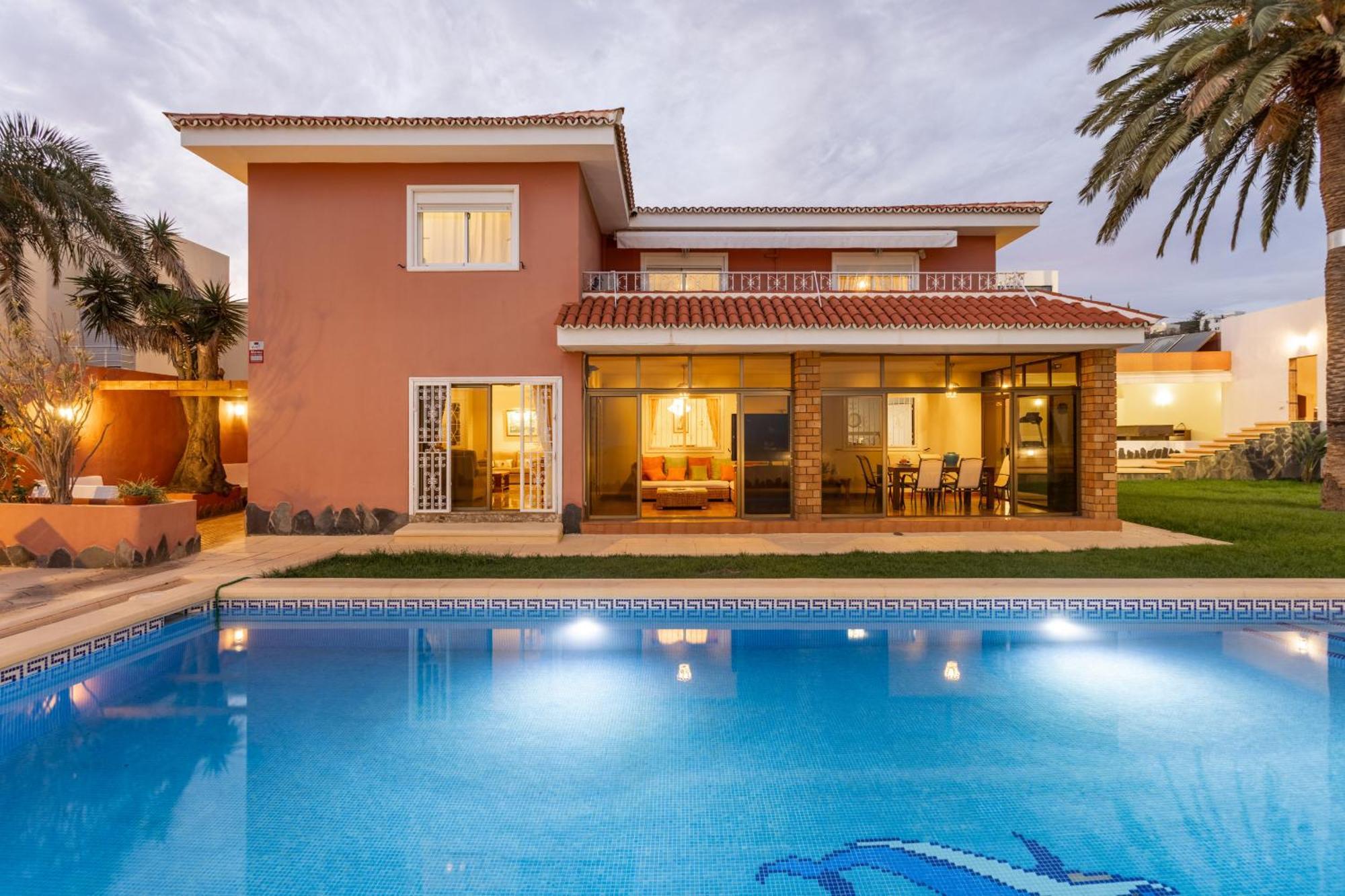 One & Only Sports And Relax Villa Heated Pool By Eden Rentals Tabaiba Bagian luar foto
